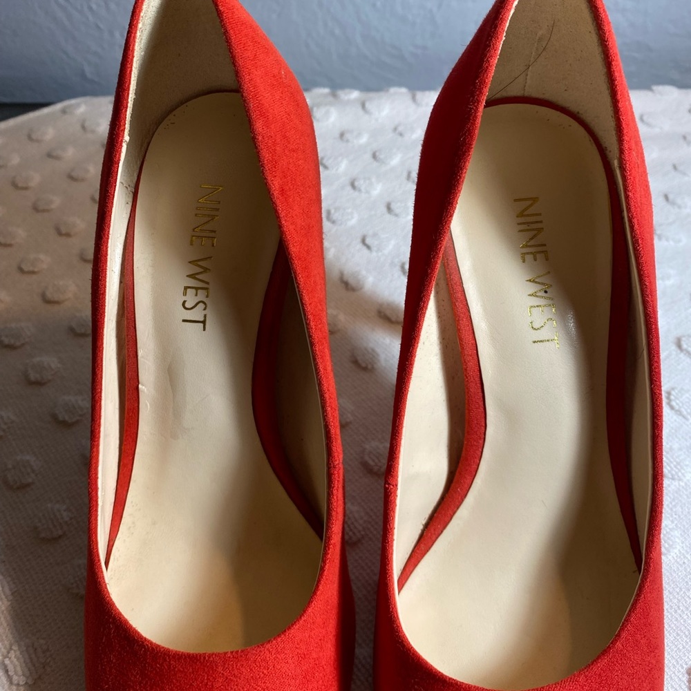 NINE WEST Red Suede Fifth 9x9 Womens Dress Pumps - Picture 14 of 16